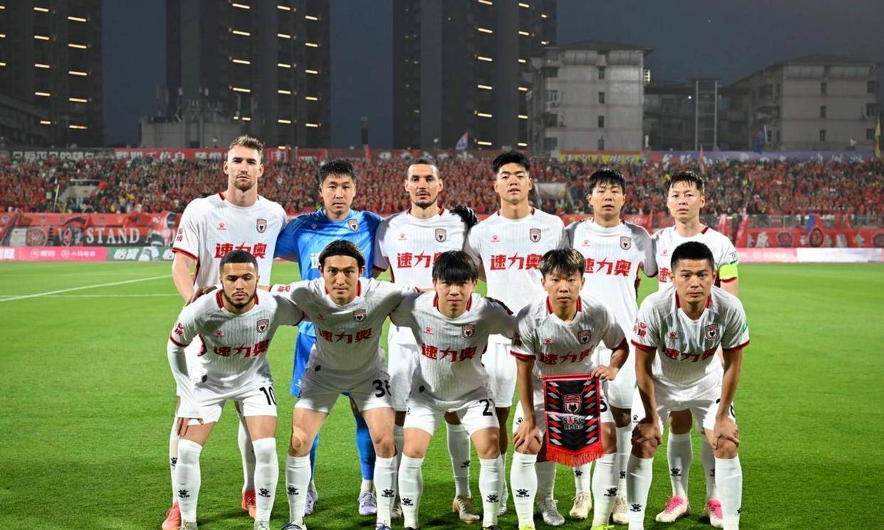 开云体育官网-关于亚冠赛后再迎强敌；布莱顿篮板制胜；主帅态度——管理层满意；年轻球员得到机会的信息